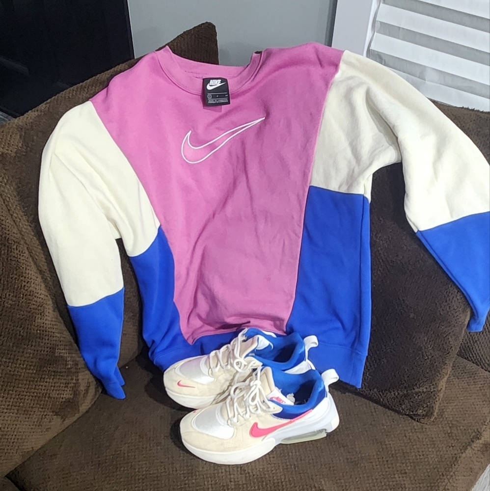 Nike set. Shoes with crew neck sweater. Shoe size 6 women. sweater size small.